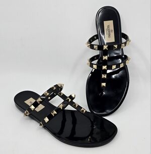 Valentino Garavani Rockstud Thong Sandals in Black PVC